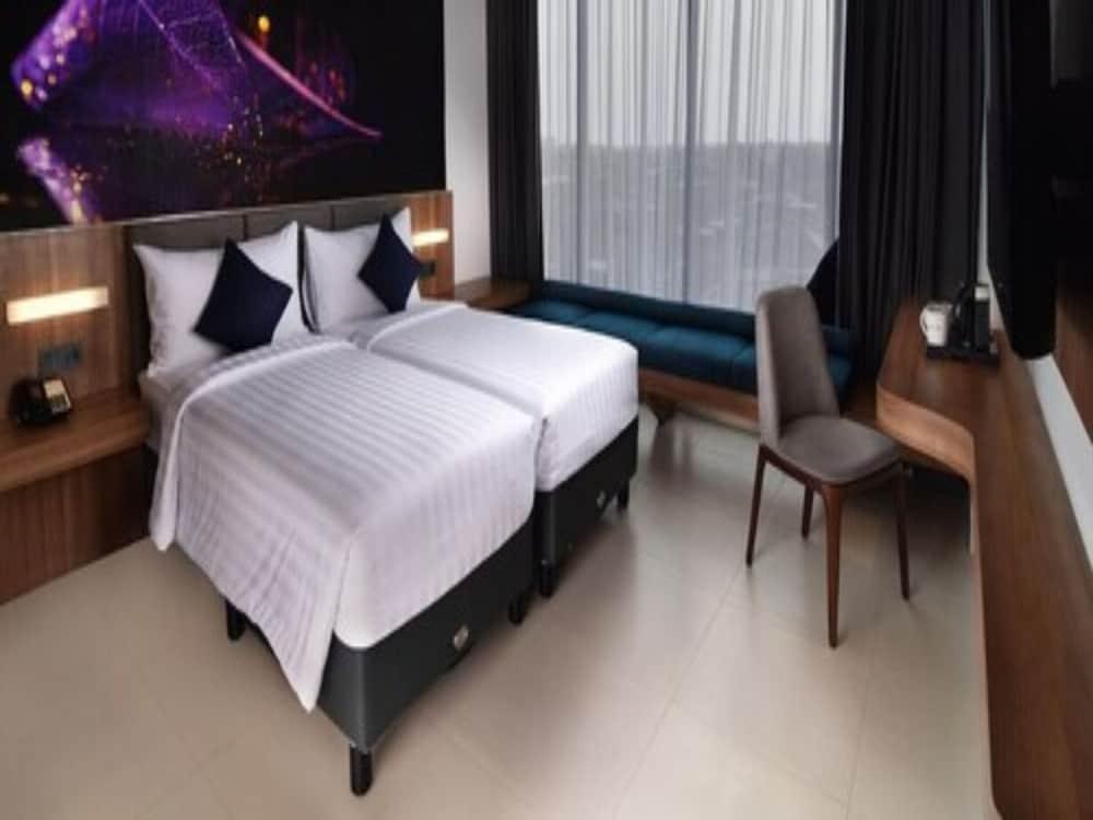 ASTON Sidoarjo City Hotel&Conference Center Exterior foto