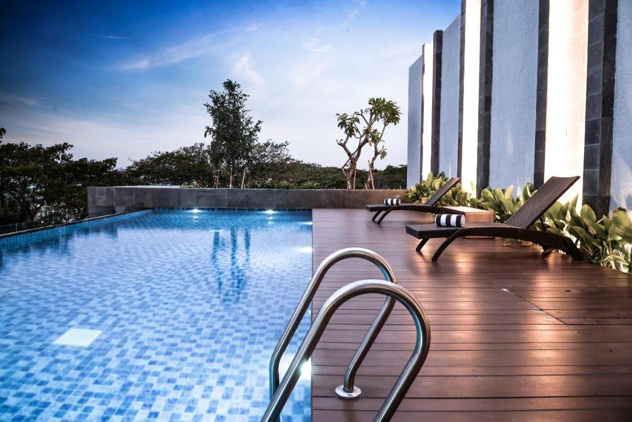 ASTON Sidoarjo City Hotel&Conference Center Exterior foto